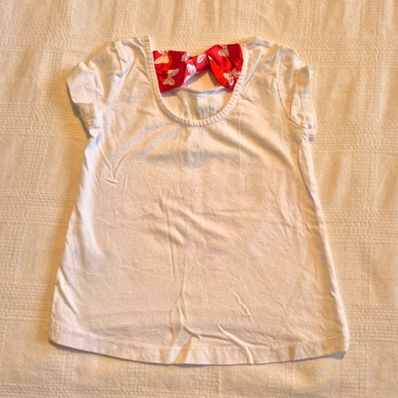 Disney Parks girls size XS or 6 white short sleeve shirt, satiny bow on back - Picture 2 of 5